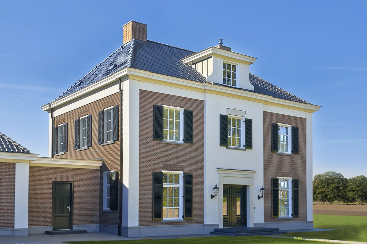 Bröcking Fenster Stadtvilla mit Holzfenstern und Blendläden