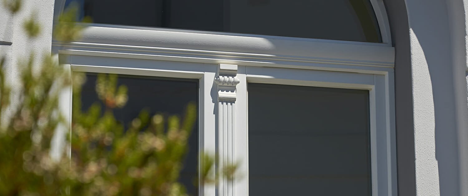 Fenster, Haustüren und Fassaden aus Holz und Holz